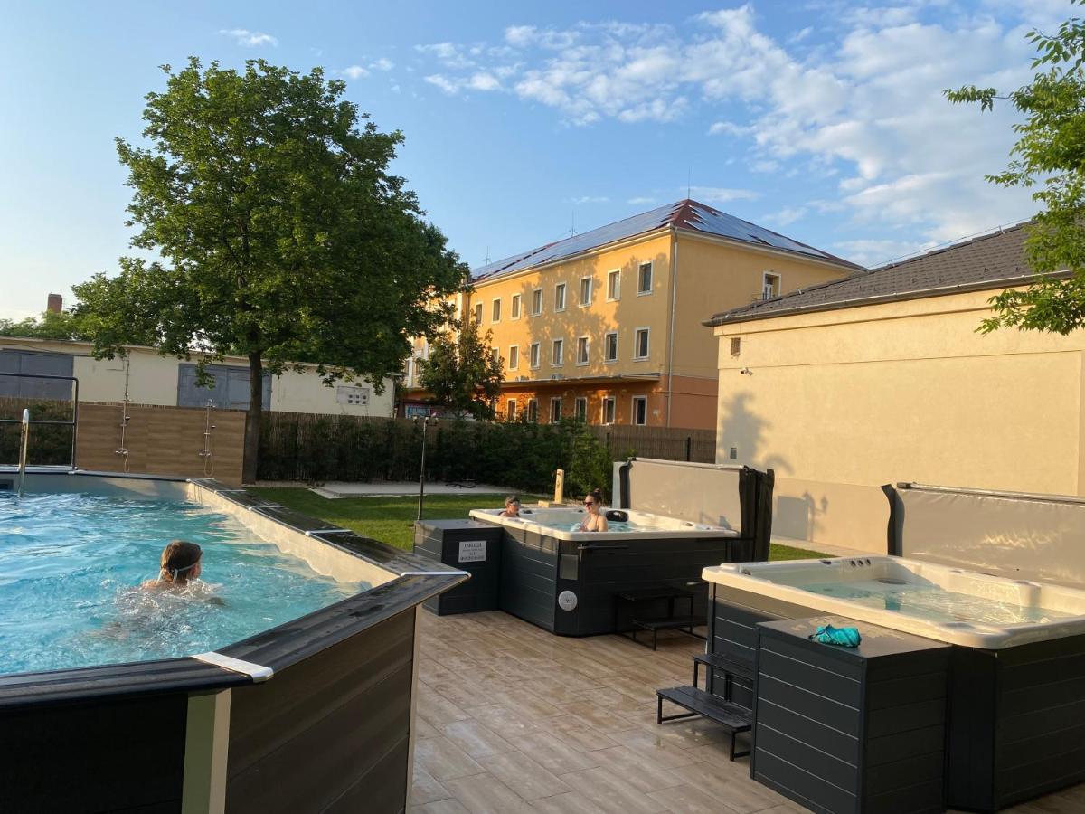Inter Hotel 데브레첸 외부 사진